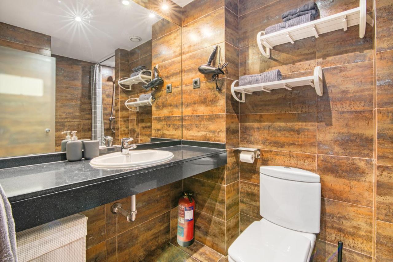 Cozy Penthouse, 20 Min To Downtown, Alcala Norte Madrid Dış mekan fotoğraf